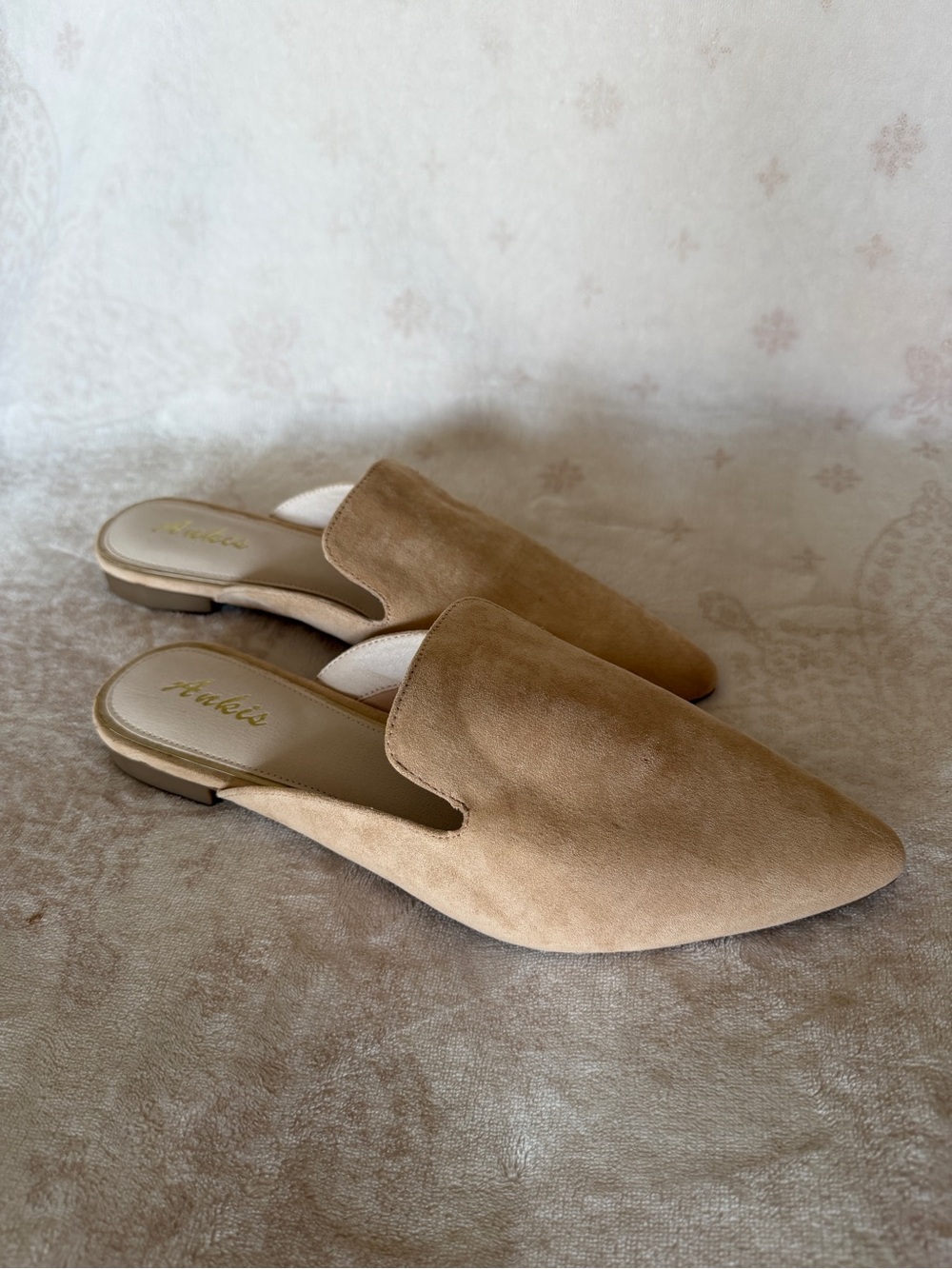 NWOT Ankis Neutral Suede Slip-On Mules - Women size 11
